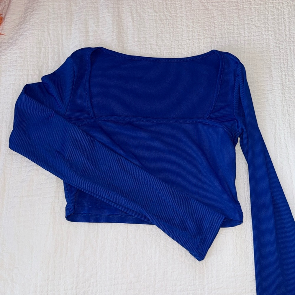 CIDER blue size medium cropped square neck long sleeve